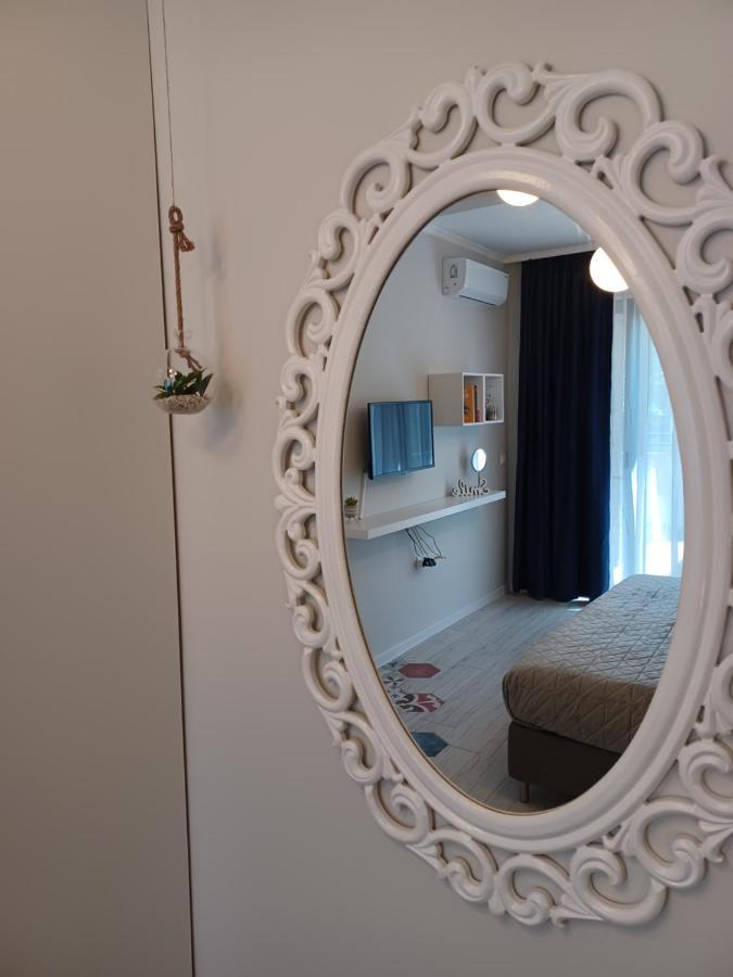 Tara Deluxe Apartment Varna Exteriör bild