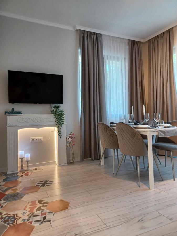 Tara Deluxe Apartment Varna Exteriör bild