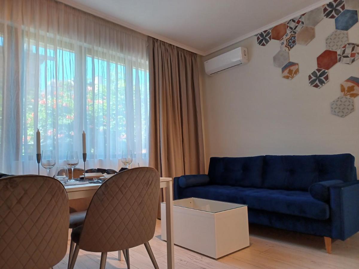 Tara Deluxe Apartment Varna Exteriör bild